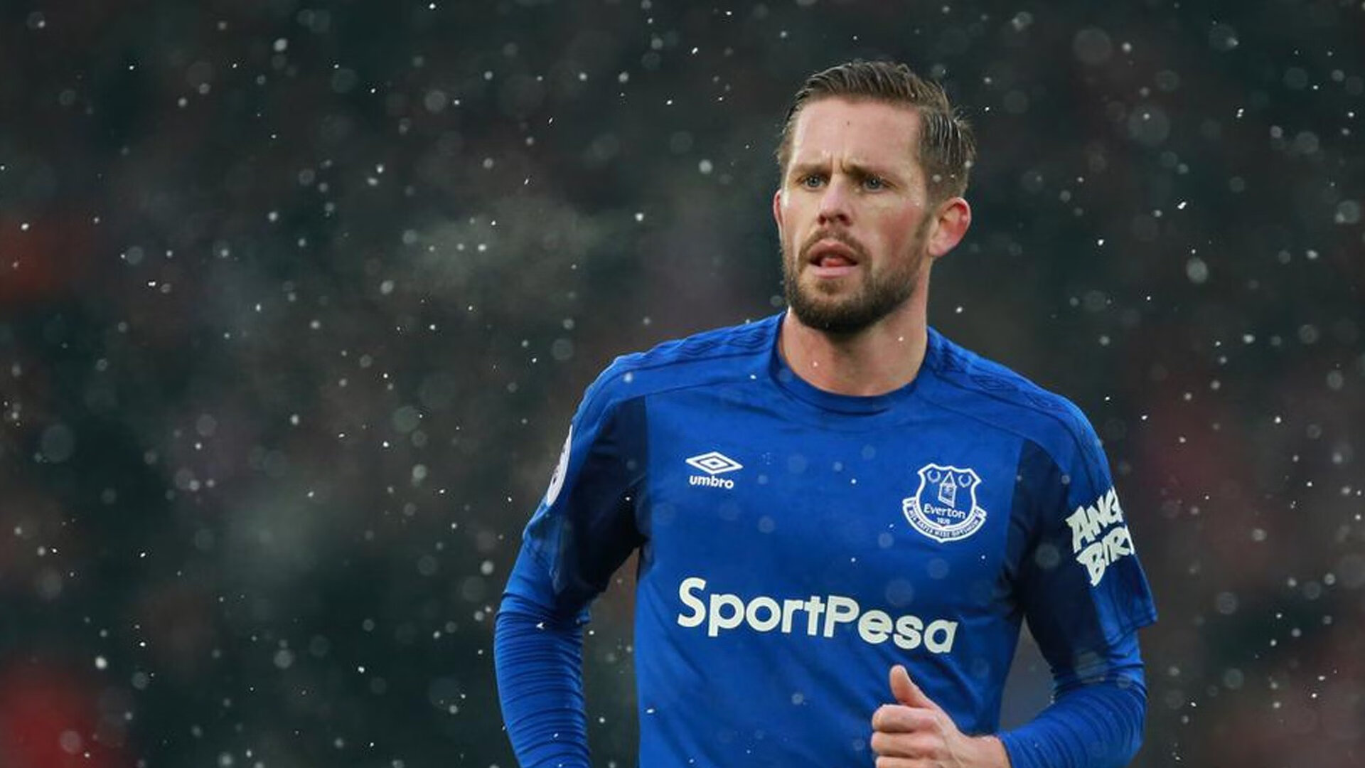 冬季滑雪体验营吸引家庭组团参与，冬季滑雪场有哪些娱乐项目